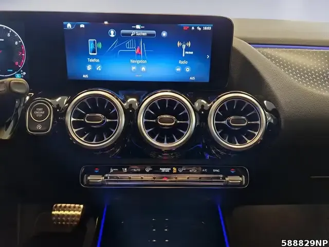 Mercedes-Benz GLA 200
