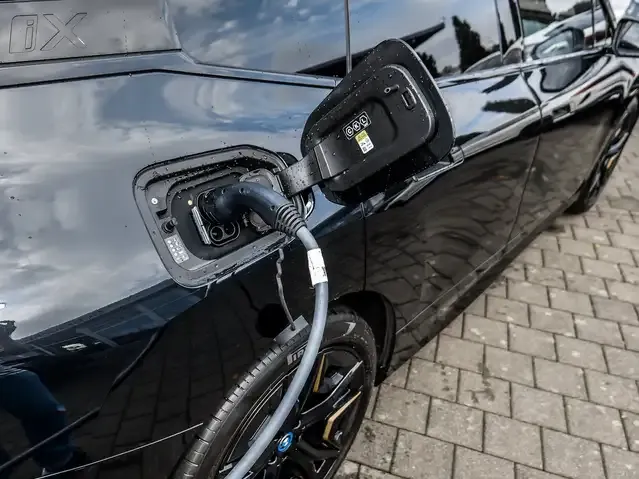 BMW iX