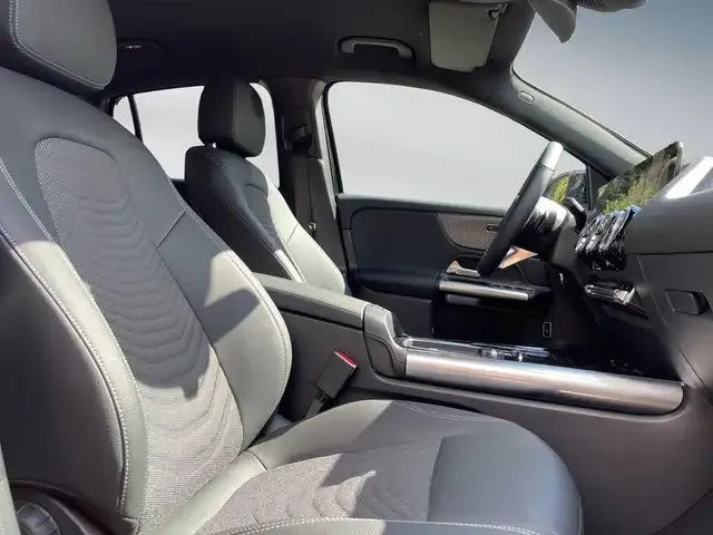Mercedes-Benz EQA 300