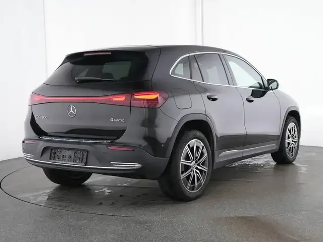 Mercedes-Benz EQA 300