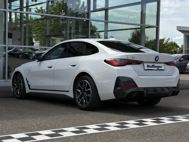 BMW i4
