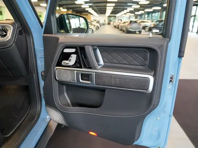 Mercedes-Benz G 400