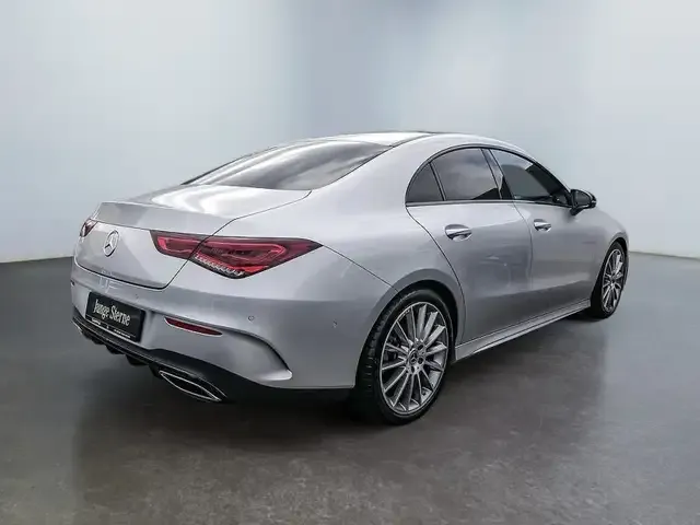 Mercedes-Benz CLA 180