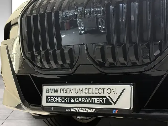 BMW 740