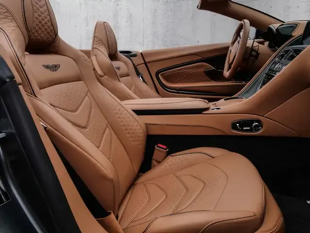 Aston Martin DBS