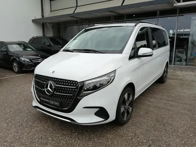 Mercedes-Benz V 220
