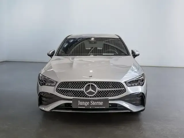 Mercedes-Benz CLA 200