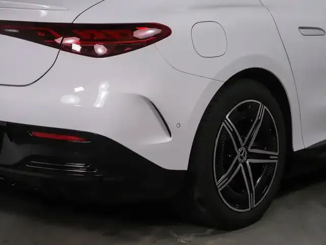 Mercedes-Benz EQE 300
