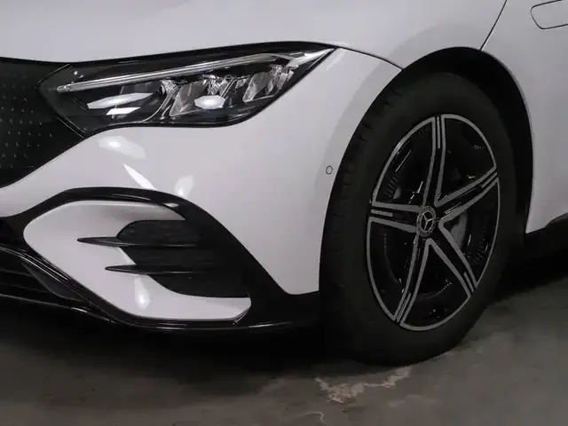 Mercedes-Benz EQE 300