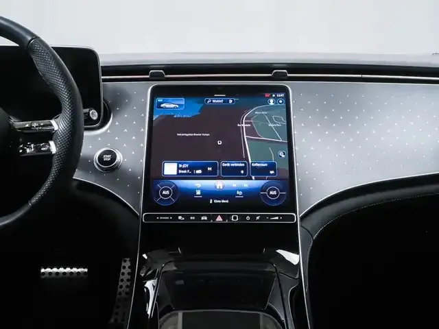 Mercedes-Benz EQE 300