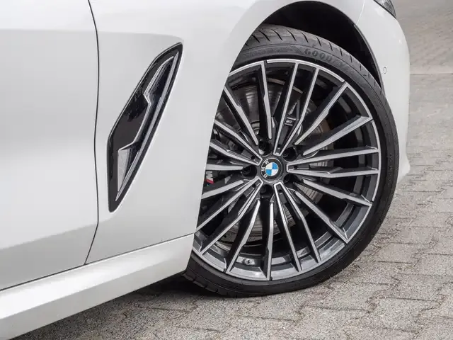 BMW M850