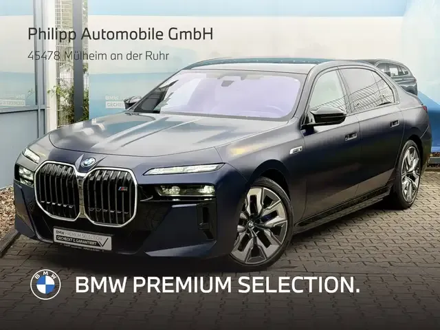 BMW i7