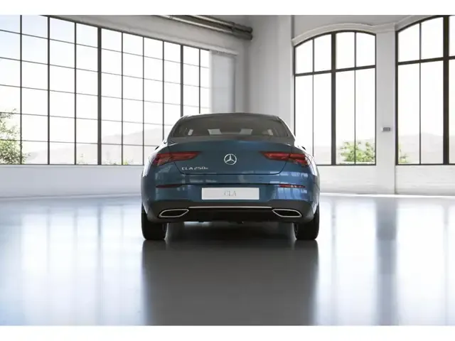 Mercedes-Benz CLA 250