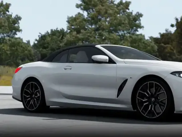 BMW 840