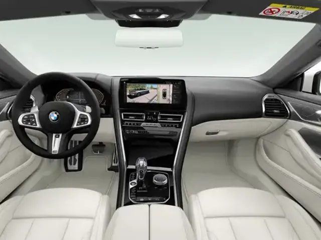BMW 840