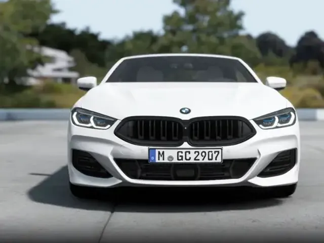 BMW 840