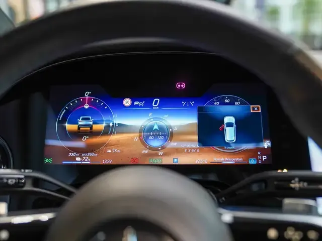 Mercedes-Benz EQE SUV