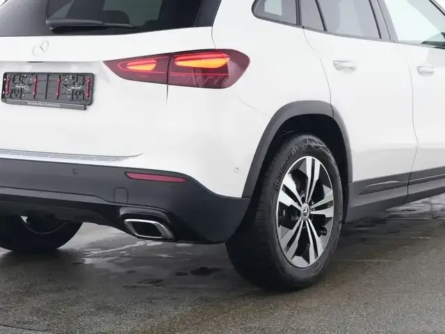 Mercedes-Benz GLA 220