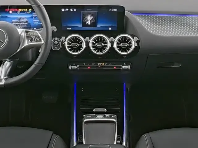 Mercedes-Benz GLA 220