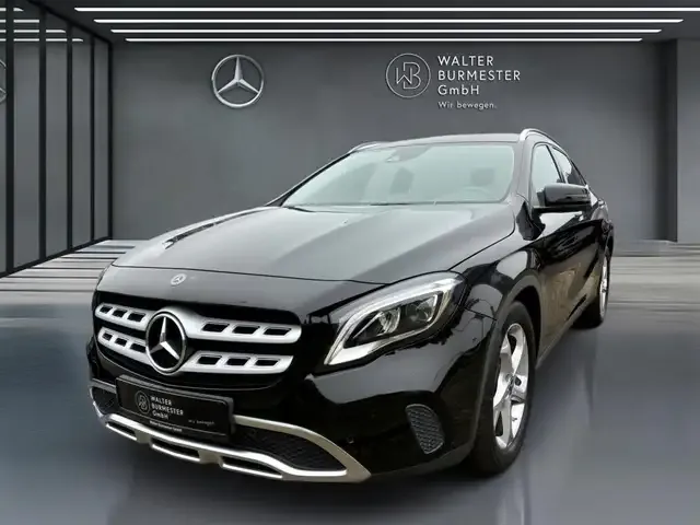 Mercedes-Benz GLA 200