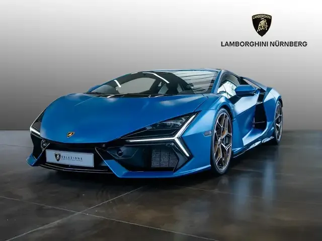 Lamborghini Revuelto