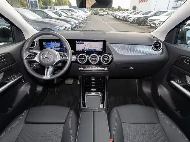 Mercedes-Benz GLA 220