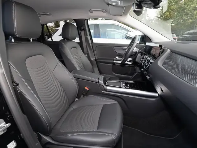 Mercedes-Benz GLA 220