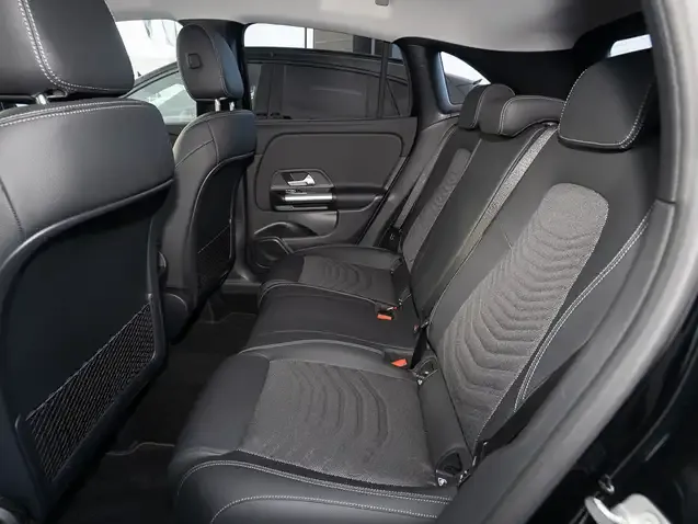 Mercedes-Benz GLA 220