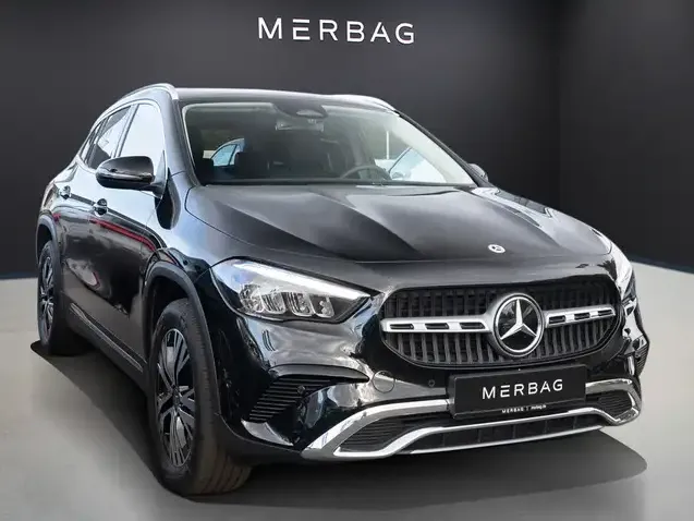 Mercedes-Benz GLA 220