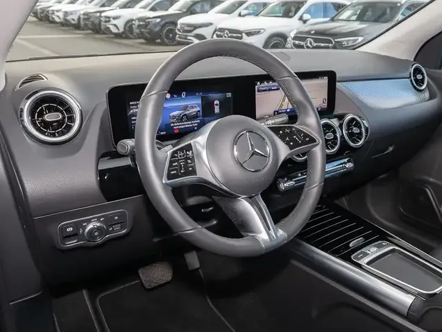 Mercedes-Benz GLA 220