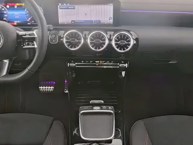 Mercedes-Benz CLA 180