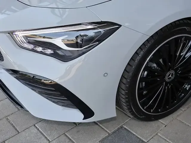 Mercedes-Benz CLA 220
