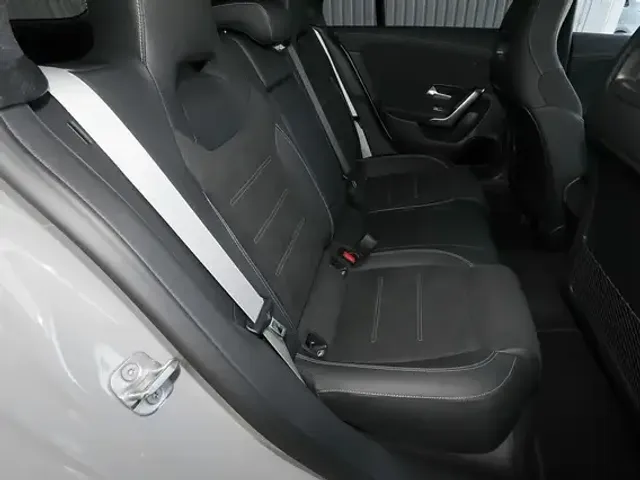 Mercedes-Benz CLA 220