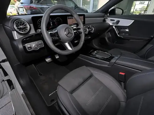 Mercedes-Benz CLA 220
