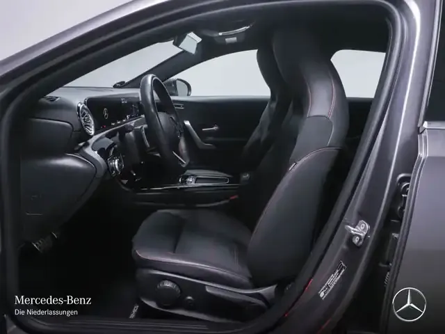 Mercedes-Benz A 220