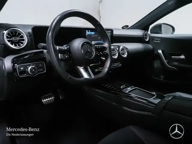 Mercedes-Benz A 220