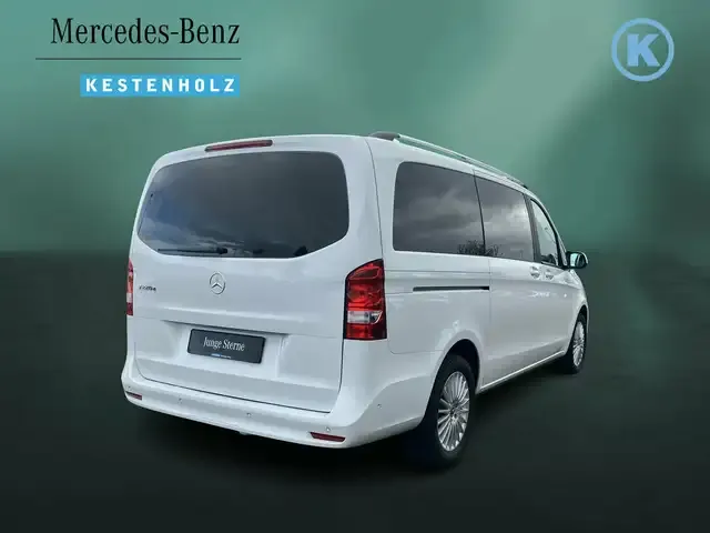Mercedes-Benz V 220