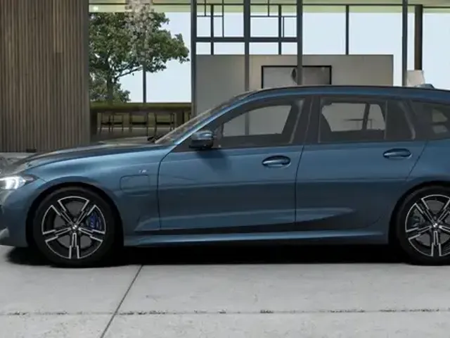 BMW 330