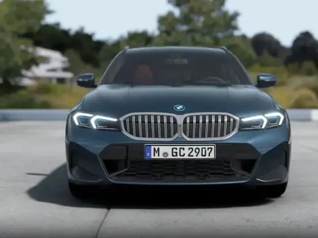 BMW 330