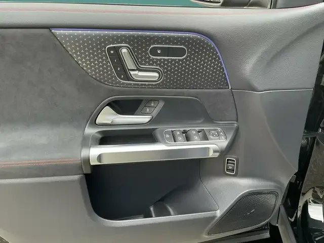 Mercedes-Benz EQB 300
