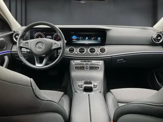 Mercedes-Benz E 400