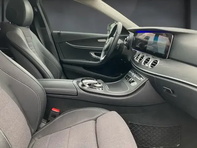 Mercedes-Benz E 400