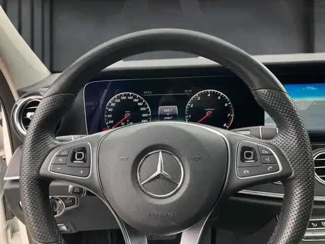 Mercedes-Benz E 400