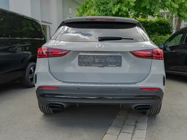 Mercedes-Benz GLA 250