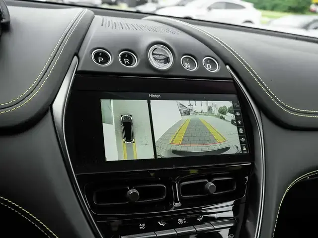 Aston Martin DBX