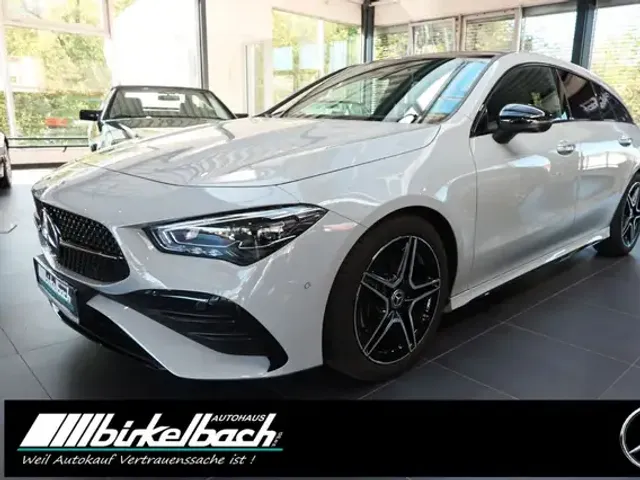 Mercedes-Benz CLA 200