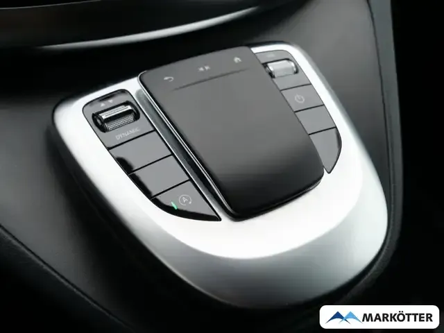 Mercedes-Benz V 220