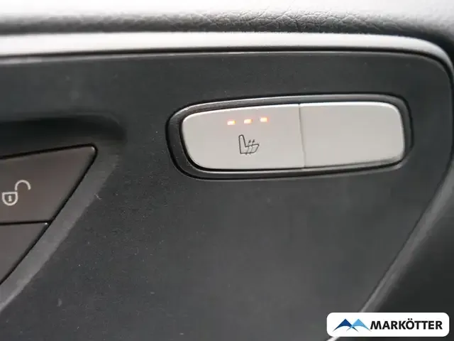 Mercedes-Benz V 220