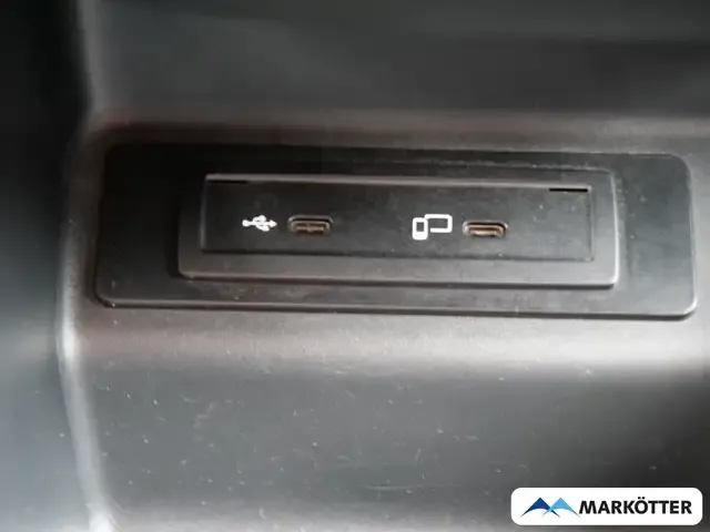 Mercedes-Benz V 220