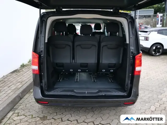 Mercedes-Benz V 220
